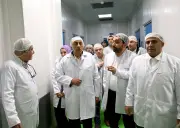 وزير الاستثمار يؤكد على تعميق التصنيع المحلي وتوطين صناعة المواد الخام الدوائية