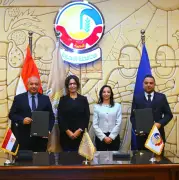 وزيرة الثقافة ومحافظ البحيرة يوقعان بروتوكولاً لإحياء مكتبة البلدية بدمياط