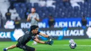 ياسين بونو في مأزق: أخطاء الهلال الدفاعية تهدد طموحات الفريق في دوري روشن
