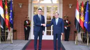 السيسي وسانشيز يؤكدان تعزيز الشراكة الاستراتيجية المصرية الإسبانية في اتصال هاتفي