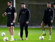 معتمد جميل يعقد جلسة أخيرة مع لاعبي الزمالك قبل قمة بلوزداد الجزائرية