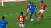 صامويل أمادي يتوج بلقب أفضل لاعب في مباراة الأهلي وسموحة بالدوري الممتاز