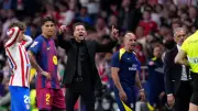 سيميوني يصرخ في لاعبي أتلتيكو مدريد استعدادًا لمواجهة برشلونة في دوري الأبطال