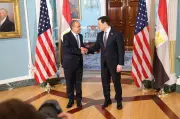 وزير الخارجية المصري يبحث مع نظيره الأمريكي تعزيز التعاون التجاري والأوضاع بالمنطقة