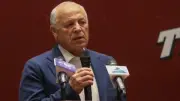 أبو ريدة يحث حكام مصر على تجاهل ضغوط السوشيال ميديا في كأس العالم