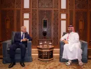 ولي العهد السعودي يلتقي رئيس وزراء باكستان في لقاء عاجل لتعزيز العلاقات الثنائية