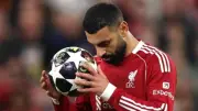 محمد صلاح يسجل هدف التقدم لليفربول في مباراة إيفرتون بالدوري الإنجليزي
