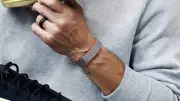 كشف تقرير تقني عن موعد إطلاق وسعر وألوان ساعة Fitbit Air الذكية