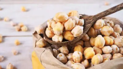 ماذا يحدث لجسمك عند تناول الحمص؟ 10 فوائد صحية مذهلة