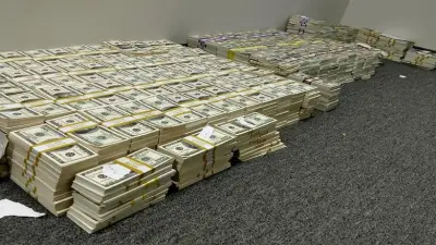 ضبط قضايا اتجار في النقد الأجنبي بقيمة 11 مليون جنيه خلال 24 ساعة