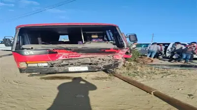 إصابة 12 شخصاً من أسرة واحدة في انقلاب سيارة ربع نقل بمطروح