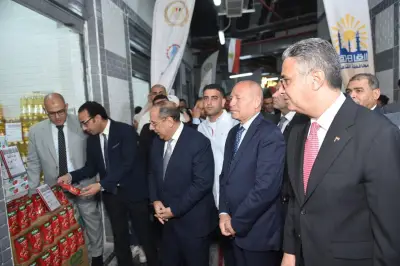 وزير التموين ومحافظ القاهرة يفتتحان معرض أهلا بالعيد بـ 120 منفذا