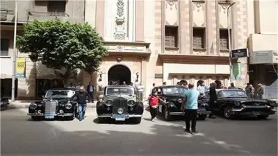 سيارات نادرة تجوب القاهرة في احتفالات 121 عامًا على تأسيس مصر الجديدة