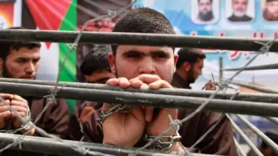 الاحتلال يجدد أوامر الاعتقال الإداري لـ139 أسيرا فلسطينيا
