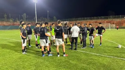 15 غرزة في يد حسني عبد ربه بعد إصابة أثناء ذبح أضحية العيد