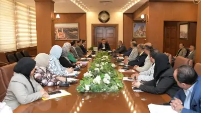 محافظ بورسعيد يتابع استعدادات امتحانات آخر العام لـ154 ألف طالب