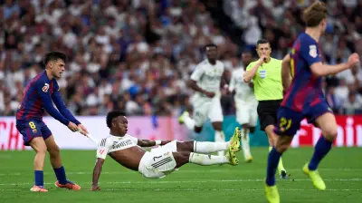 موعد مباراة برشلونة وريال مدريد في الدوري الإسباني 2025-2026