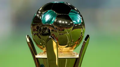 موعد نهائي كأس الملك السعودي 2026 بين الهلال والخلود والقنوات الناقلة