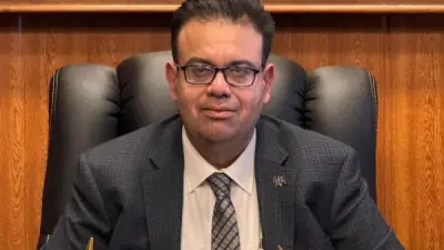 رئيس جامعة طنطا يهنئ عميد كلية الطب لاختياره طبيبا مثاليا لعام 2026