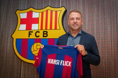 برشلونة يمدد عقد هانز فليك حتى 2028 رسمياً
