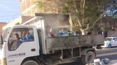 حملة نظافة مكثفة بطريق المطار والعجارمة في مطروح على مدار 24 ساعة