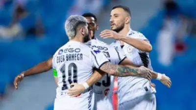 الشباب يهزم اتحاد جدة 3-2 ويؤجل حسم التأهل الآسيوي