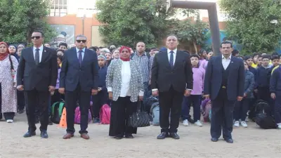 وكيل تعليم الجيزة يكرم مدير مدرسة و3 معلمين تقديراً لجهودهم