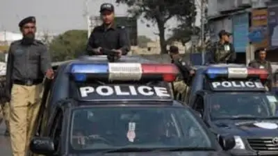 مقتل 3 من الشرطة في هجوم انتحاري واشتباكات شمال غربي باكستان