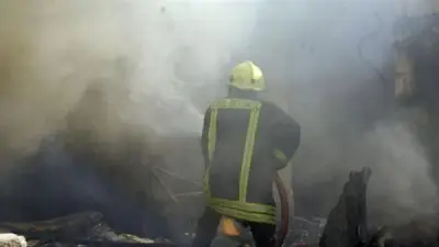 النيابة تصدر 3 قرارات عاجلة بشأن حريق مصنع بويات ببرج العرب