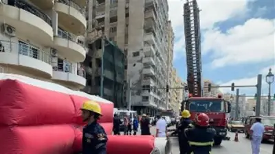 إنقاذ شاب حاول الانتحار من أعلى عقار بالإسكندرية وكشف غموض مصرع 3 أطفال بالتسمم