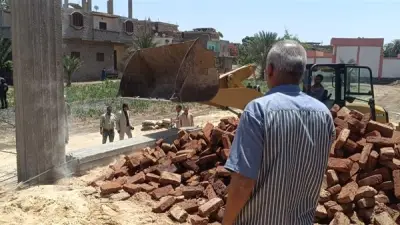 إزالة 31 حالة تعد على الأراضي الزراعية وأملاك الدولة في قنا