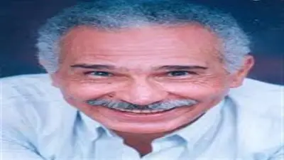 مفيد عاشور يوضح سبب عدم نشره نعيًا لعبدالرحمن أبو زهرة بعد 38 عامًا من الرفقة