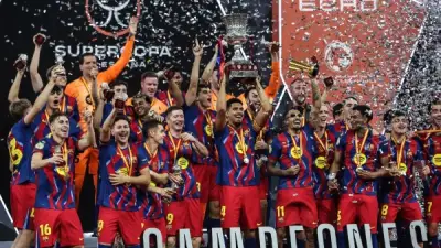 كانسيلو يدخل التاريخ كأول لاعب يتوج بـ4 دوريات كبرى بعد قيادة برشلونة للقب الليجا