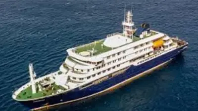 40 راكبا يغادرون سفينة سياحية موبوءة بفيروس هانتا إلى جزيرة سانت هيلينا