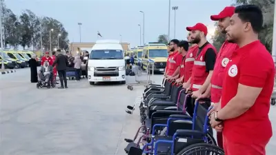الهلال الأحمر المصري يستقبل الدفعة 42 من المصابين الفلسطينيين على معبر رفح