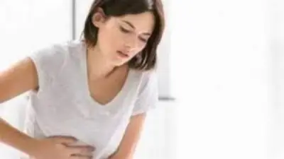 أخطر 5 أطعمة على الريق تدمر المعدة.. تعرف على البدائل الصحية