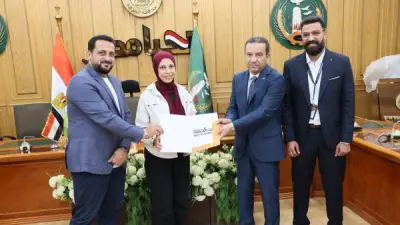 محافظ المنوفية يسلم 50 عقد عمل بالقطاع الخاص في بركة السبع
