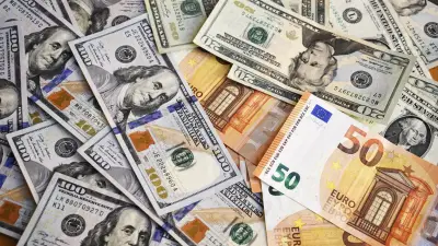 استقرار العملات الأجنبية اليوم: الدولار 53.50 واليورو 62.07