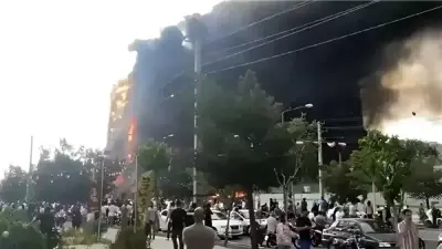 ارتفاع ضحايا حريق مركز أرجوان التجاري بطهران لـ8 قتلى و36 مصاباً