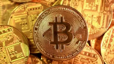 استقرار بيتكوين قرب 81 ألف دولار مع ترقب تشريعات أمريكية وتوترات جيوسياسية