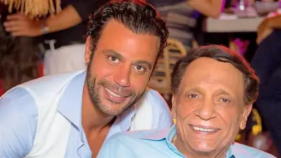 محمد إمام يحتفل بعيد ميلاد والده عادل إمام الـ86