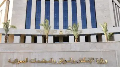 وزيرة الإسكان تصدر 9 قرارات إزالة لتعديات البناء بالعبور الجديدة والساحل الشمالي