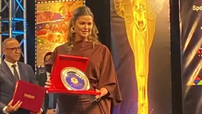 تكريم يسرا اللوزي في ختام مهرجان المركز الكاثوليكي للسينما