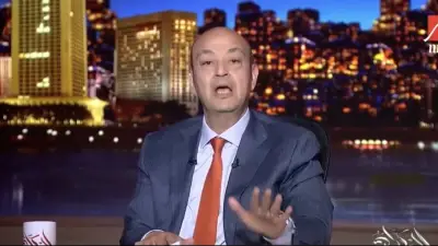 عمرو أديب يهاجم أداء الأهلي والزمالك بعد فوز الأهلي بثلاثية