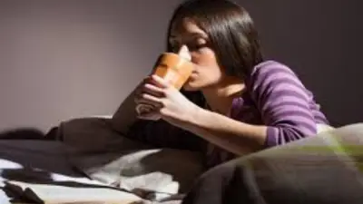 مشروب قبل النوم يحرق الدهون أثناء النوم.. حقيقة أم خدعة؟