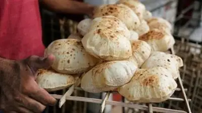 خبير تغذية يحذر من مخاطر الترندات الغذائية ويوصي بالخبز البلدي