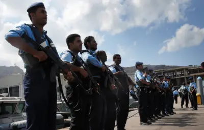 خفر السواحل اليمني يختطف ناقلة نفط ويسطو على مسلح قبالة شبوة