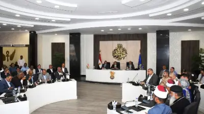 محافظ أسوان يمنح مهلة أسبوع لتقنين أراضي الدولة ويحذر من النيابة العسكرية