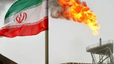 إيران تبدأ خفض إنتاج النفط استباقياً لتفادي امتلاء المخازن