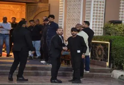 نجوم الفن يقدمون العزاء لحمدي الميرغني في وفاة والده
